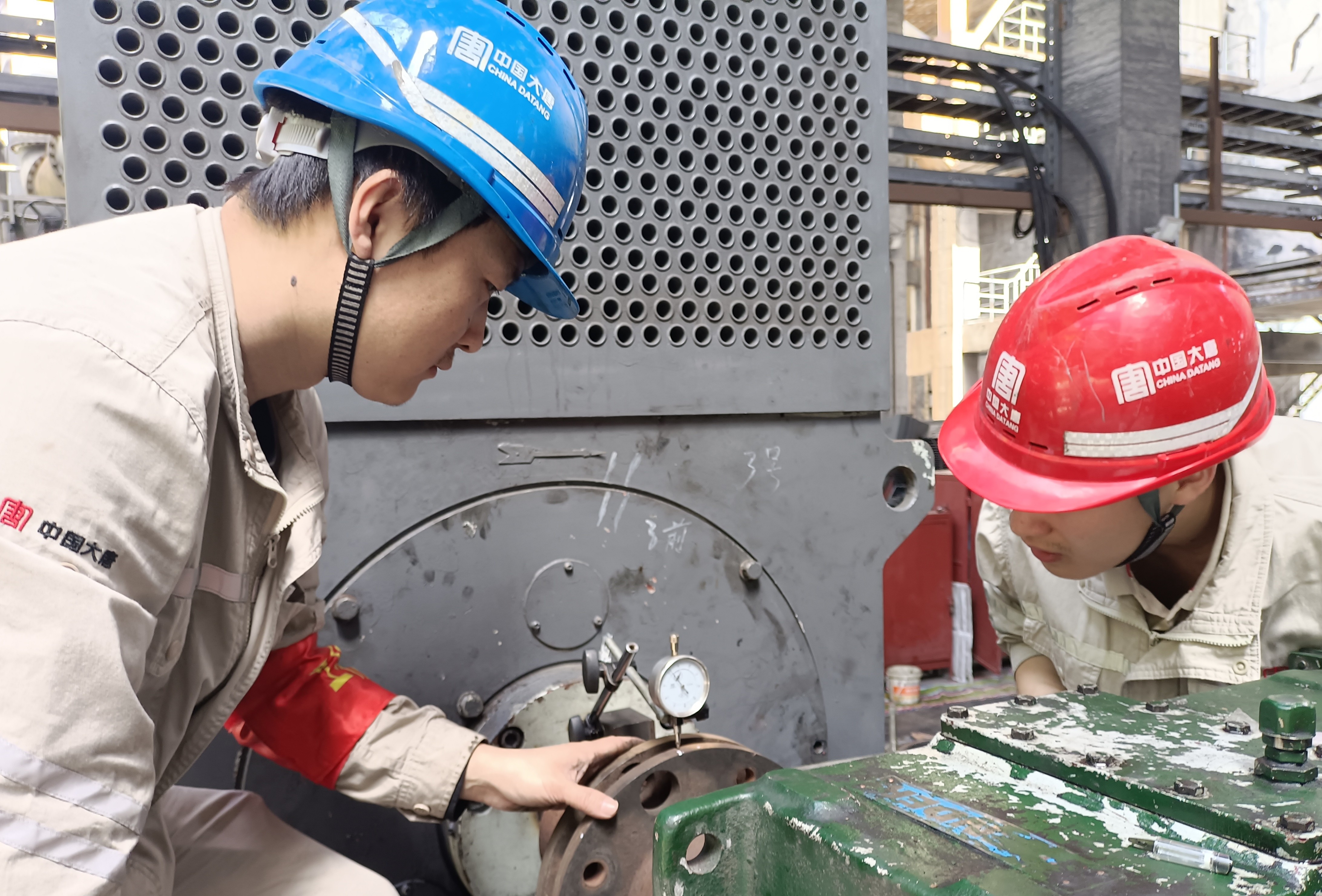 1721798661206059855.jpg 设备维护_副本.jpg